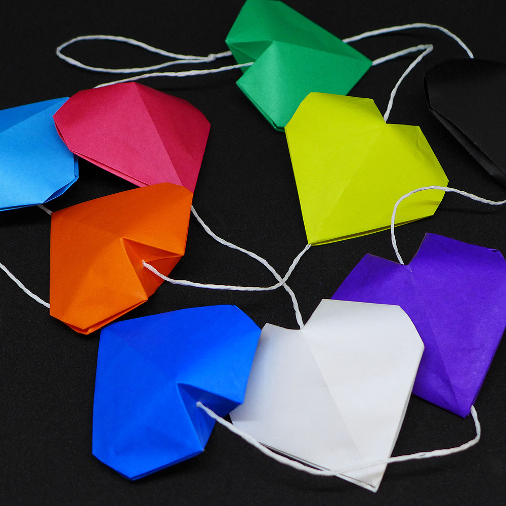 Bright hearts garland