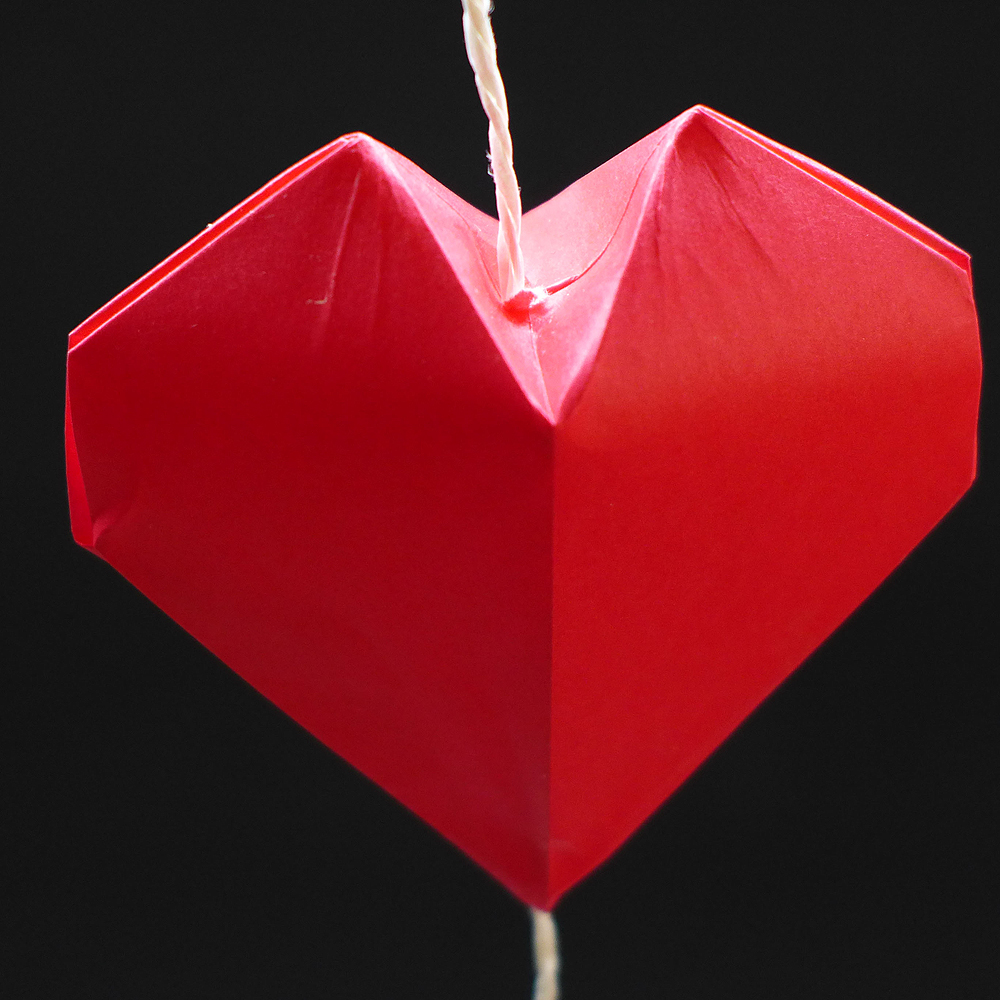 Bright hearts garland