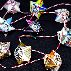 Woven magazine paper stars garland