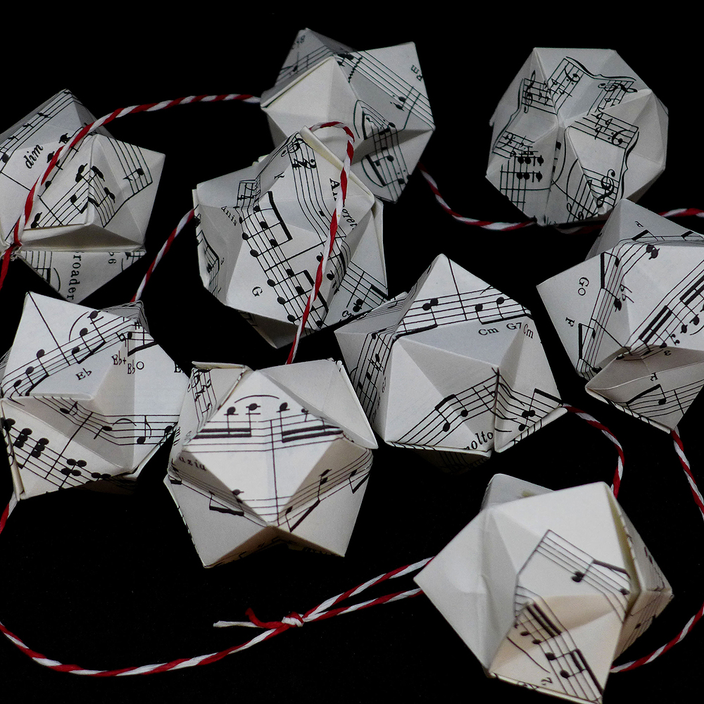 Musical crystals garland 