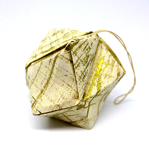 Gold splatters - cream crystal decoration