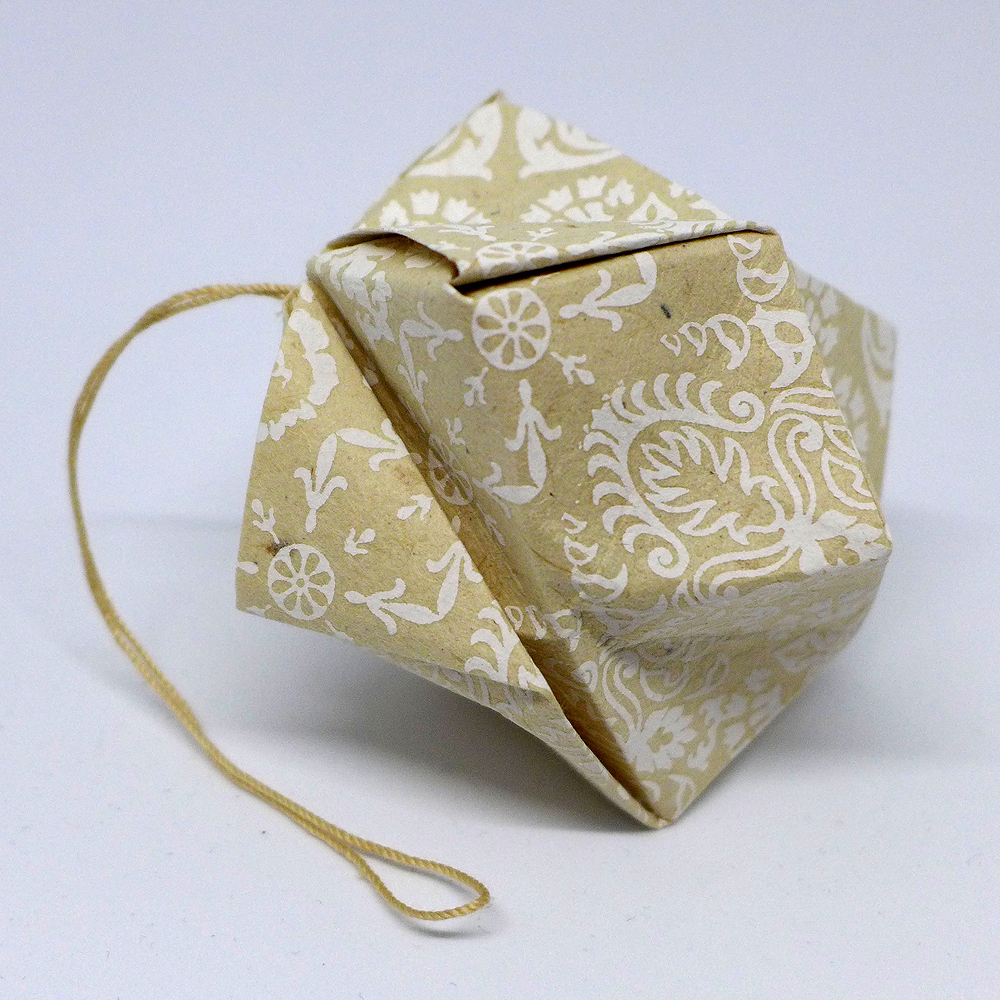 Filigree - white crystal decoration